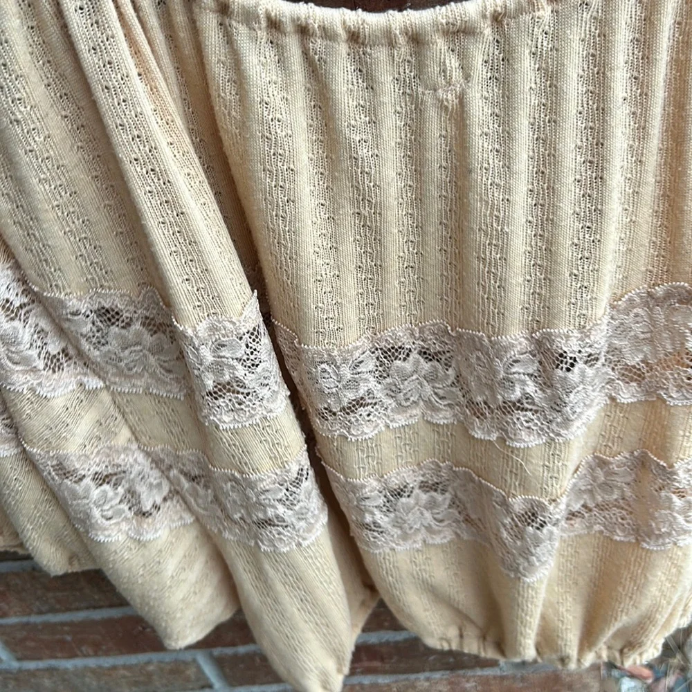 FREE PEOPLE Ladies S Elegant Cream & Lace Women's Crop Top